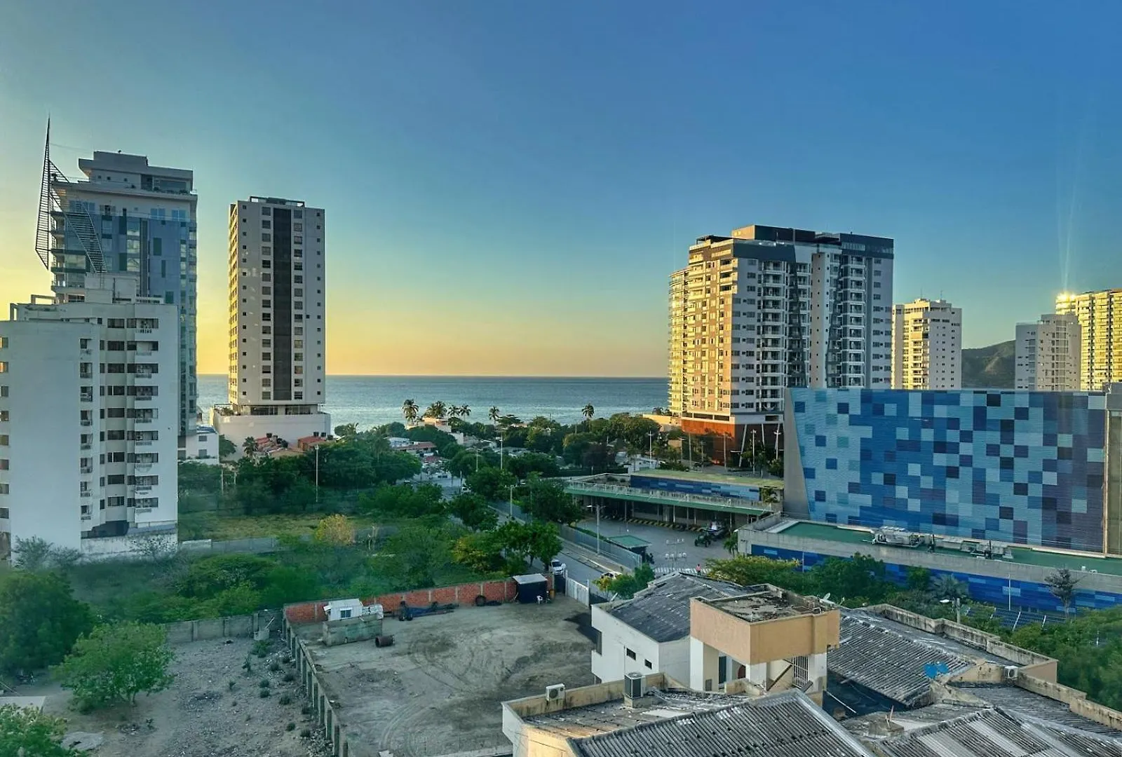 Apartamento Salguero Suites - Playa Salguero - By Inmobiliaria Vs Santa Marta  Colombia